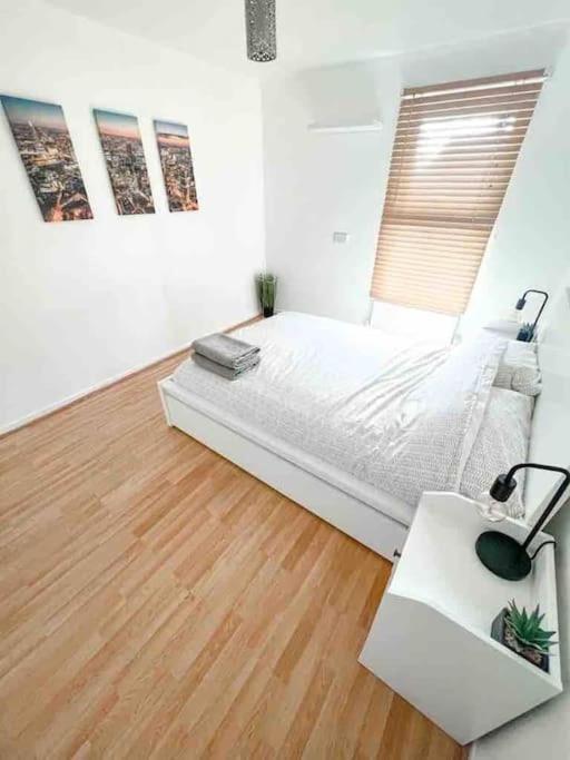 Spacious Two Bedroom Flat Londra Dış mekan fotoğraf